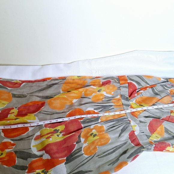 NWOT Adrianna Papell " The water color Tulips" dress size 12. - Picture 4 of 9